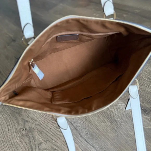 Coach White Tote Bag - Picture 10 of 11